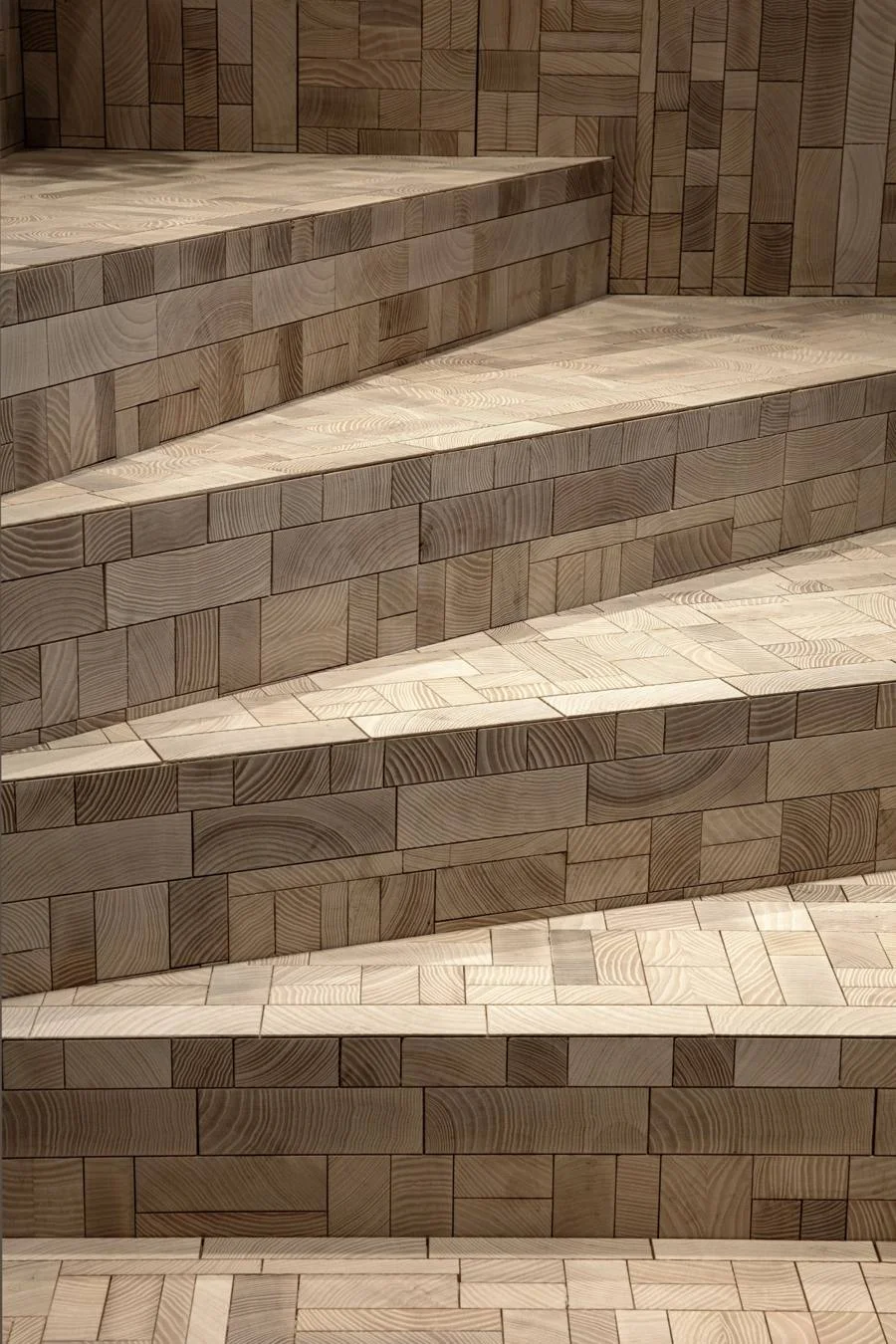 Forêt on a stair
