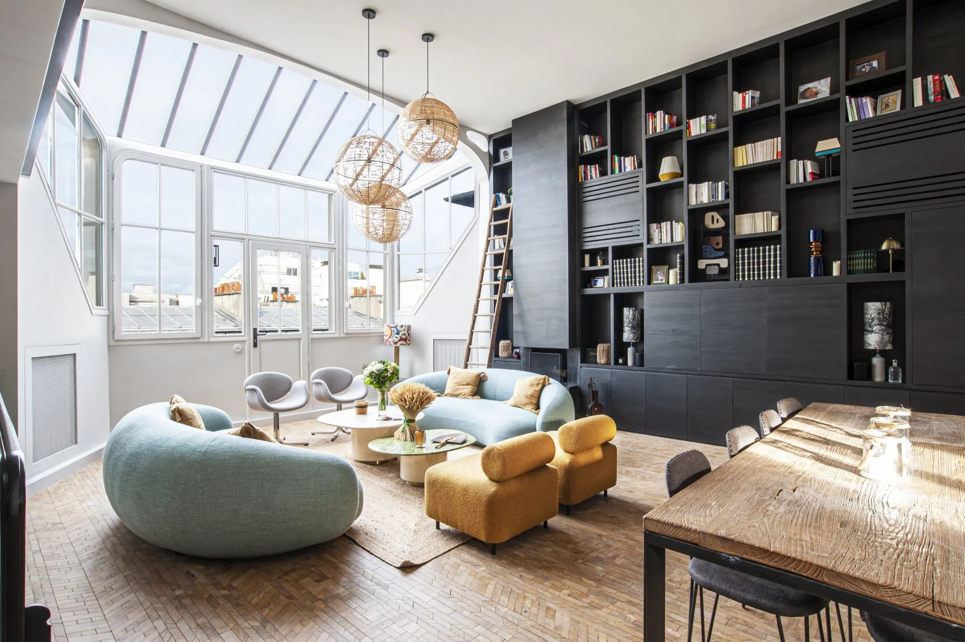 Light Oak Flooring: How Daylight Changes a Pale Oak Floor