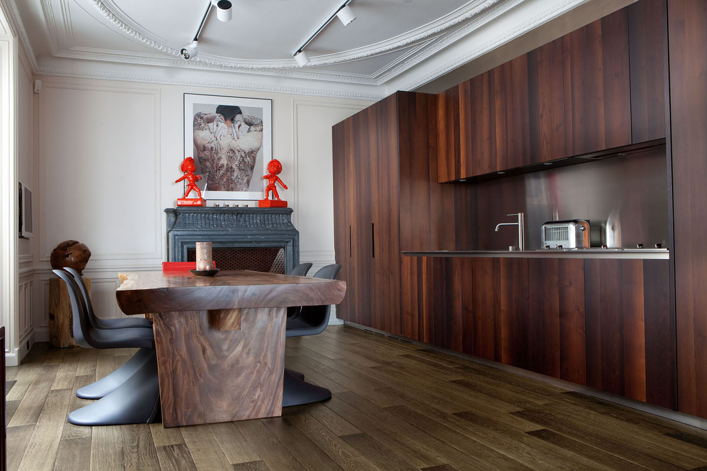 Oscarono Artwork - Collection Classics - Finish Rocher Brun - Private Apartment