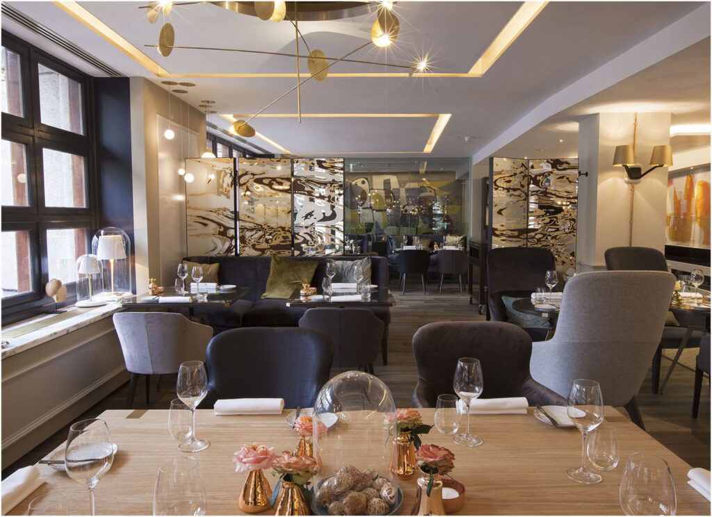 Oscarono Restaurant - Collection Classics - Finish Rocher Brun - Project The Grand Bridges - Amsterdam